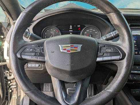 Used 2023 Cadillac XT4 Sport FWD image 9