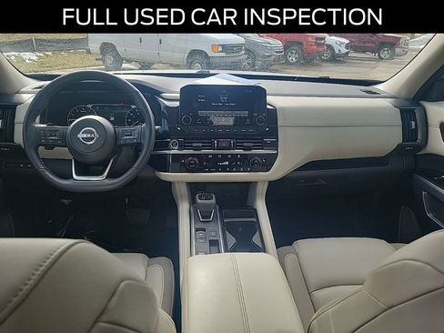 Used 2023 Nissan Pathfinder SL w/ Lighting Package (N92) image 8