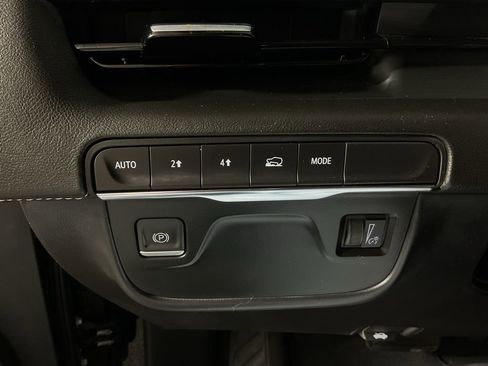 Used 2022 Cadillac Escalade Luxury image 25