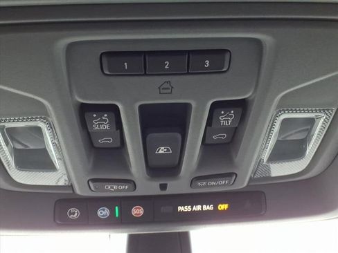 Certified 2022 Chevrolet Silverado 1500 LTZ w/ LTZ Convenience Package II image 34