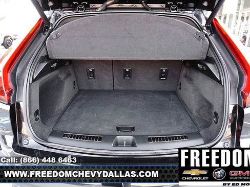 Used 2025 Cadillac XT4 Premium Luxury image 42