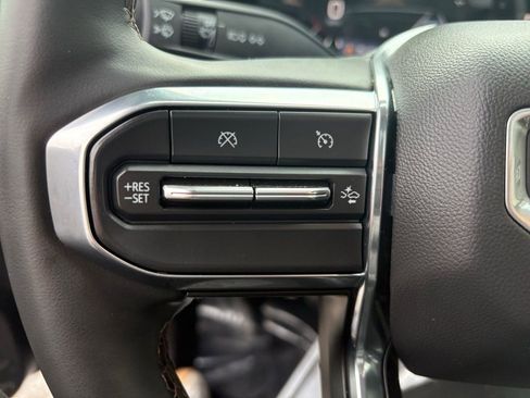 Used 2024 GMC Canyon Denali image 15