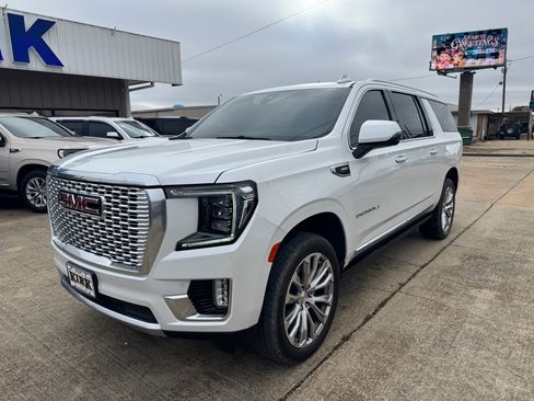 Used 2022 GMC Yukon XL Denali w/ Denali Reserve Package image 1