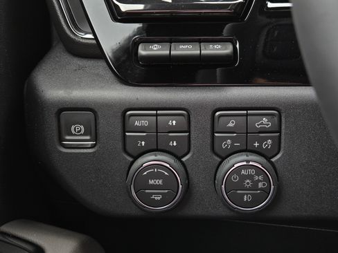 New 2026 Chevrolet Silverado 2500 ZR2 AWD/4WD image 19