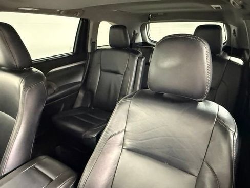 Used 2019 Toyota Highlander XLE FWD image 32