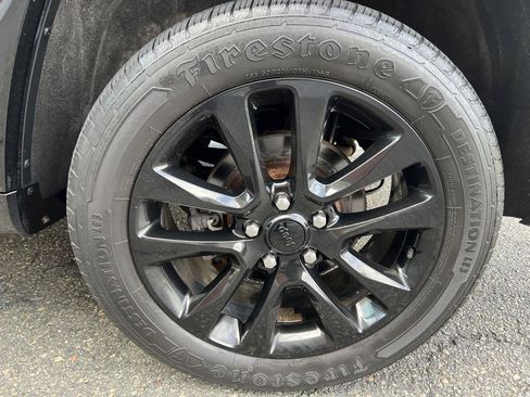 Used 2017 Jeep Grand Cherokee Altitude AWD/4WD image 31