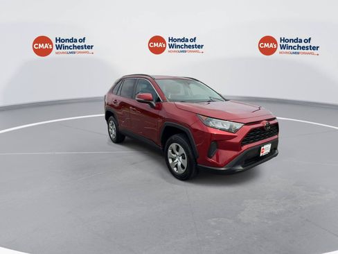 Used 2021 Toyota RAV4 LE AWD/4WD image 2