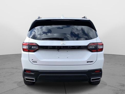 Used 2023 Honda Pilot Sport image 4