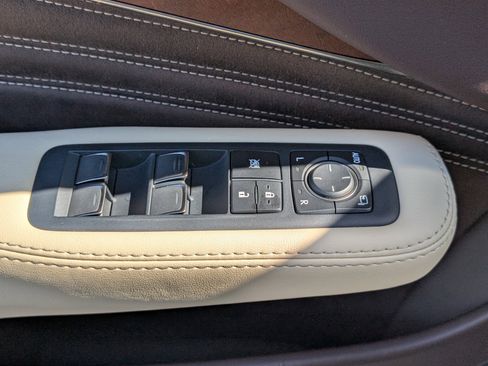 Used 2019 Lexus LS 500 AWD image 20