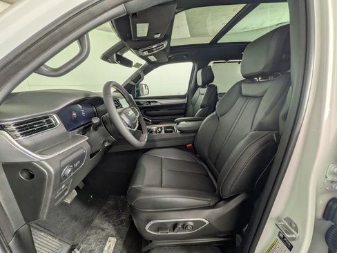 New 2026 Jeep Grand Wagoneer Limited AWD/4WD image 17