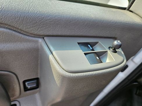 Used 2016 Chevrolet Express 2500 image 23