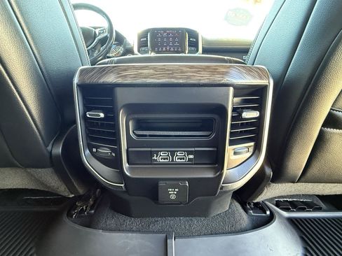 Used 2019 RAM 1500 Laramie AWD/4WD image 27