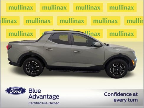 Used 2023 Hyundai Santa Cruz SEL Premium AWD/4WD image 2