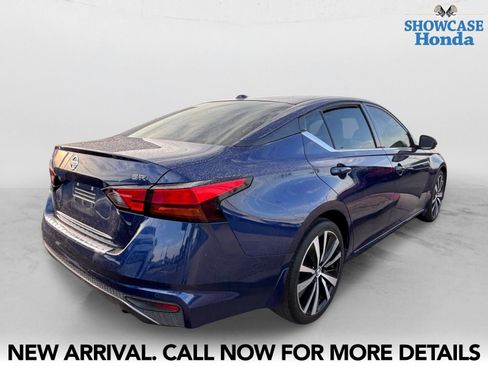 Used 2020 Nissan Altima 2.5 SR w/ Premium Package FWD image 5