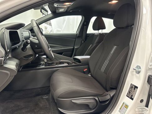 Used 2025 Hyundai Elantra Sport image 10