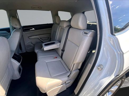 Used 2018 Volkswagen Atlas SE AWD/4WD image 16