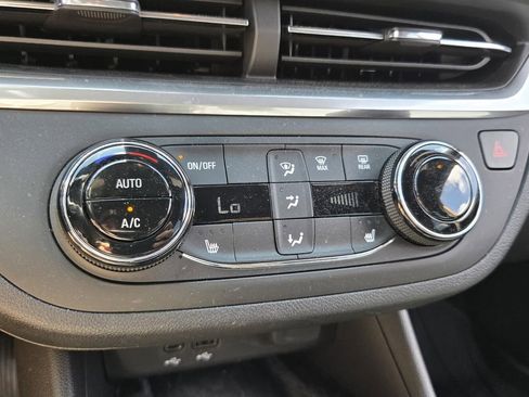 Used 2024 Buick Envista Preferred w/ Convenience I Package FWD image 22