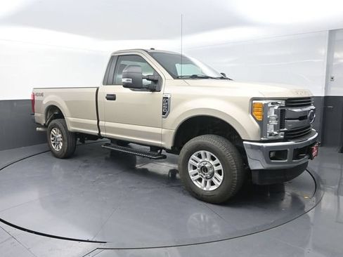 Used 2017 Ford F250 XLT w/ XLT Value Package AWD/4WD image 10