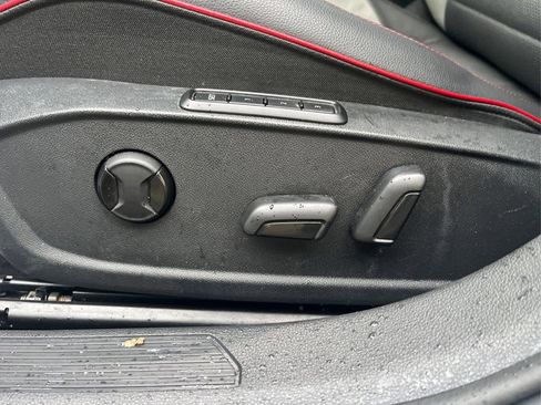 Used 2022 Volkswagen GTI SE image 19