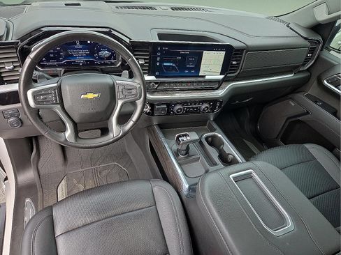 Used 2022 Chevrolet Silverado 1500 LTZ w/ LTZ Convenience Package II AWD/4WD image 6