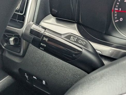 Used 2023 Kia Sorento LX image 26