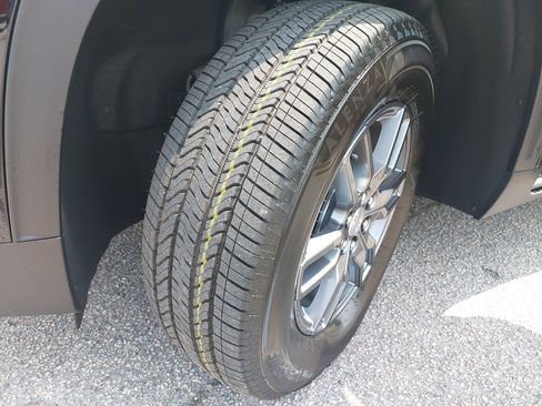 New 2025 GMC Acadia Elevation image 34