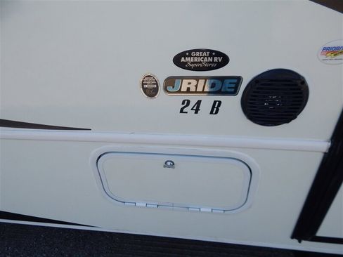 Used 2022 Ford E-450 and Econoline 450 Super Duty w/ Motorhome Prep Package RWD image 17