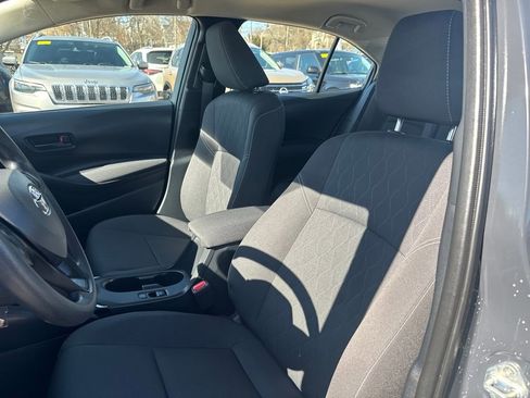 Used 2025 Toyota Corolla LE image 14