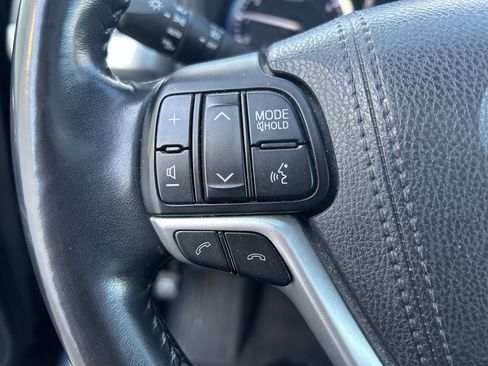 Used 2017 Toyota Highlander Limited AWD/4WD image 26