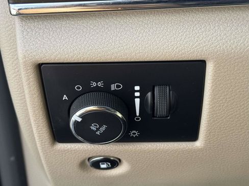 Used 2019 Jeep Grand Cherokee Limited w/ Luxury Group II AWD/4WD image 10