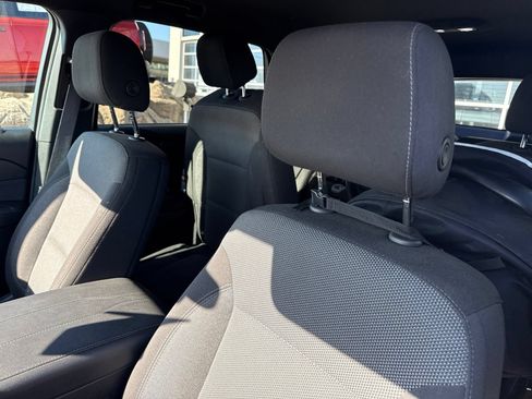 Used 2023 Chevrolet Traverse LT FWD image 14