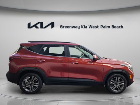 Used 2023 Kia Seltos S w/ Navigation Package FWD image 8