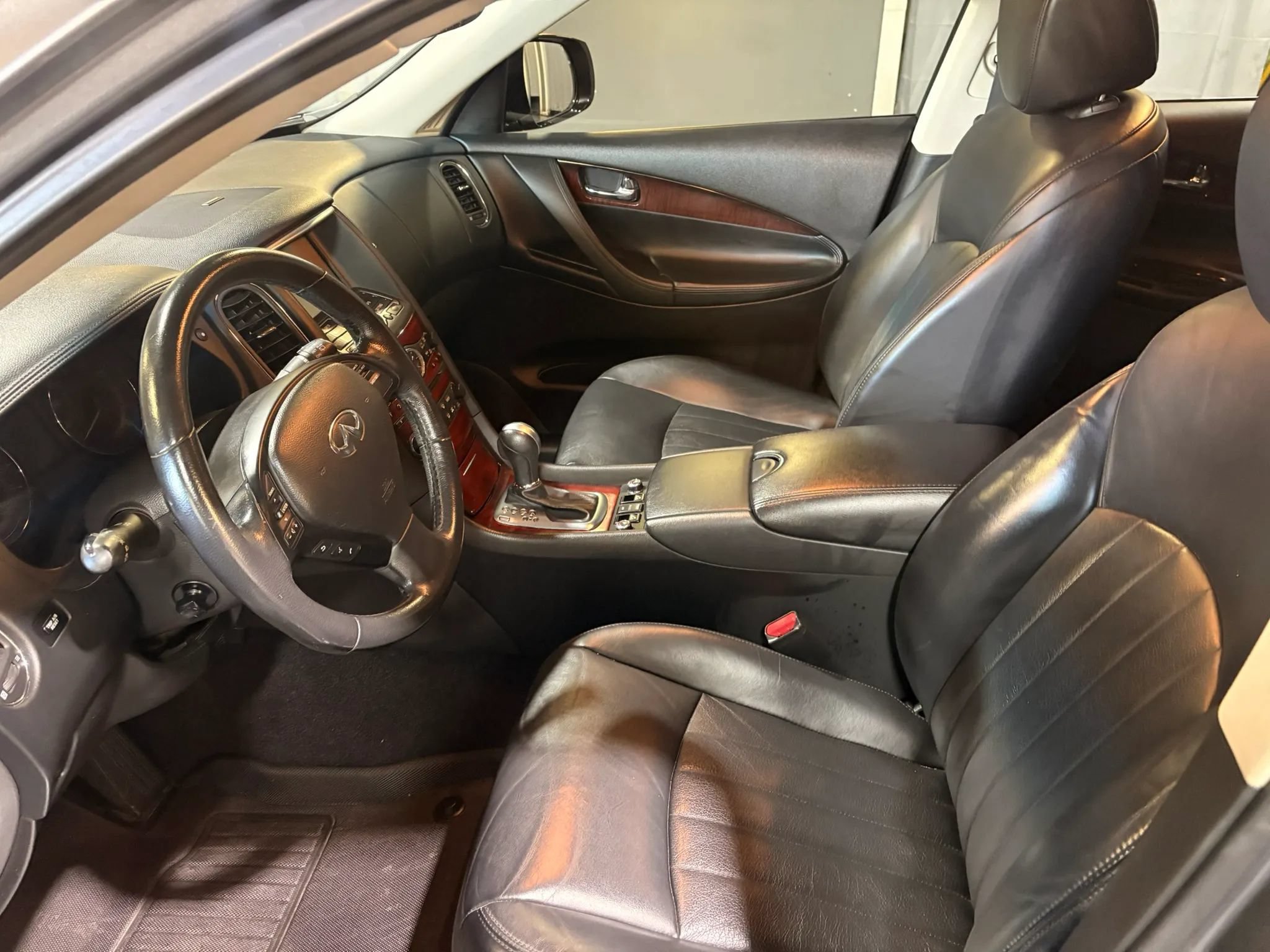 Used 2016 INFINITI QX50 AWD w/ Deluxe Touring Package image 9