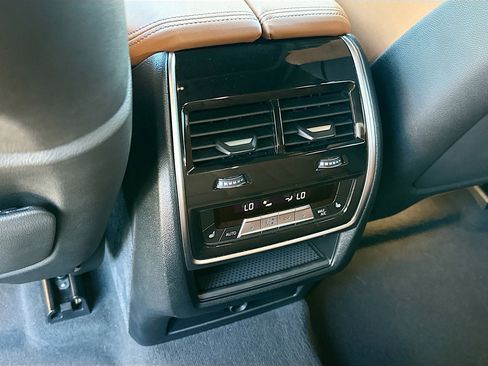 Certified 2024 BMW X6 xDrive40i w/ Executive Package image 25