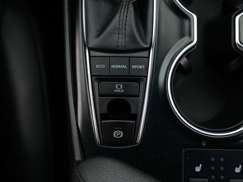 Used 2019 Toyota Camry XLE image 43