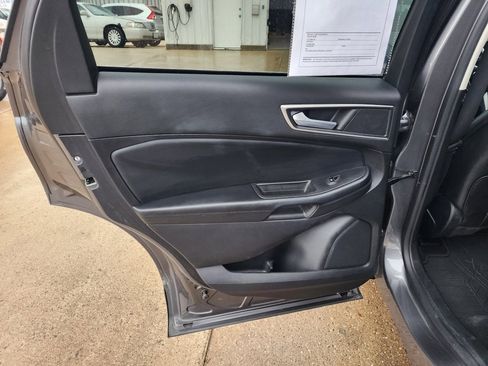 Used 2022 Ford Edge SEL w/ Convenience Package image 11