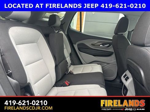 Used 2024 GMC Terrain SLE image 17