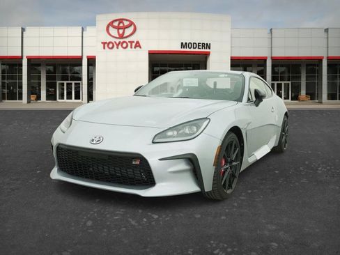 Used 2026 Toyota GR86 Premium w/ Performance Package RWD image 18