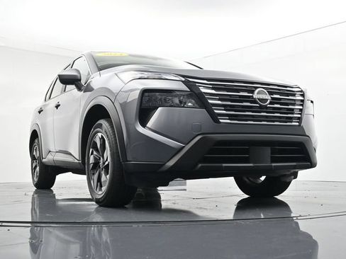 Used 2024 Nissan Rogue SV AWD/4WD image 24
