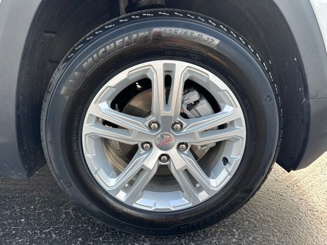 Used 2024 GMC Terrain SLE FWD image 30