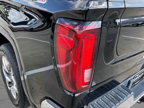 Used 2024 GMC Sierra 1500 SLT AWD/4WD image 28