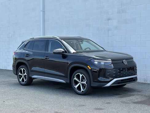 New 2026 Volkswagen Tiguan SE AWD/4WD image 8