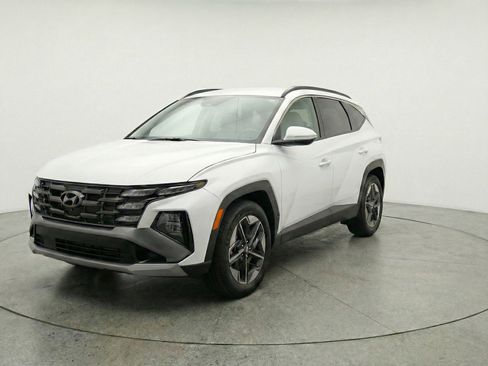 Used 2025 Hyundai Tucson SEL FWD image 3