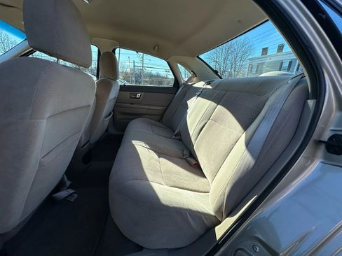 Used 2001 Ford Taurus SE image 16