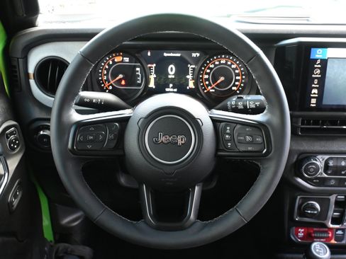 Used 2025 Jeep Wrangler Unlimited Sport AWD/4WD image 17