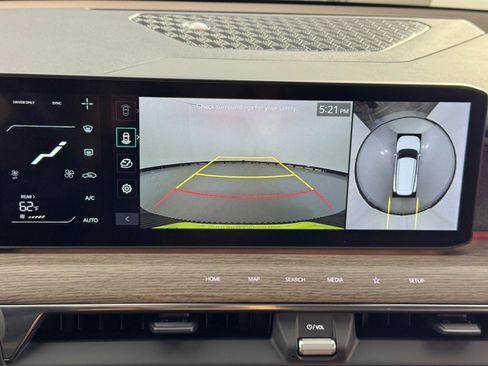 Used 2024 Kia EV9 Land image 29