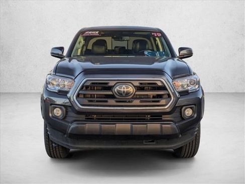 Used 2019 Toyota Tacoma SR5 image 2