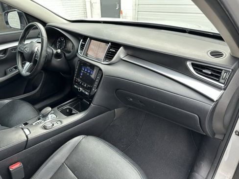 Used 2019 INFINITI QX50 Essential w/ Premium Heat Package image 44