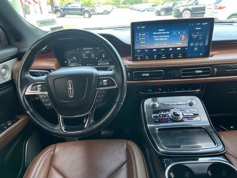 Certified 2023 Lincoln Nautilus Reserve AWD/4WD image 18