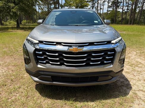 Used 2026 Chevrolet Equinox LT FWD image 8